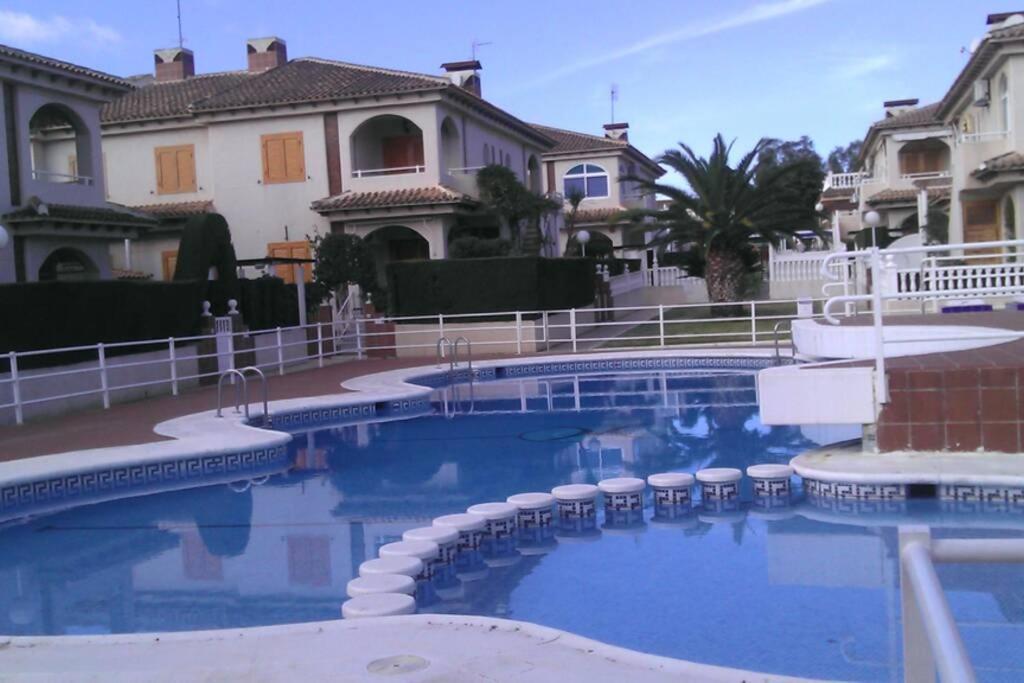 Апартаменты La Casa De La Palmera Торевьиа Экстерьер фото